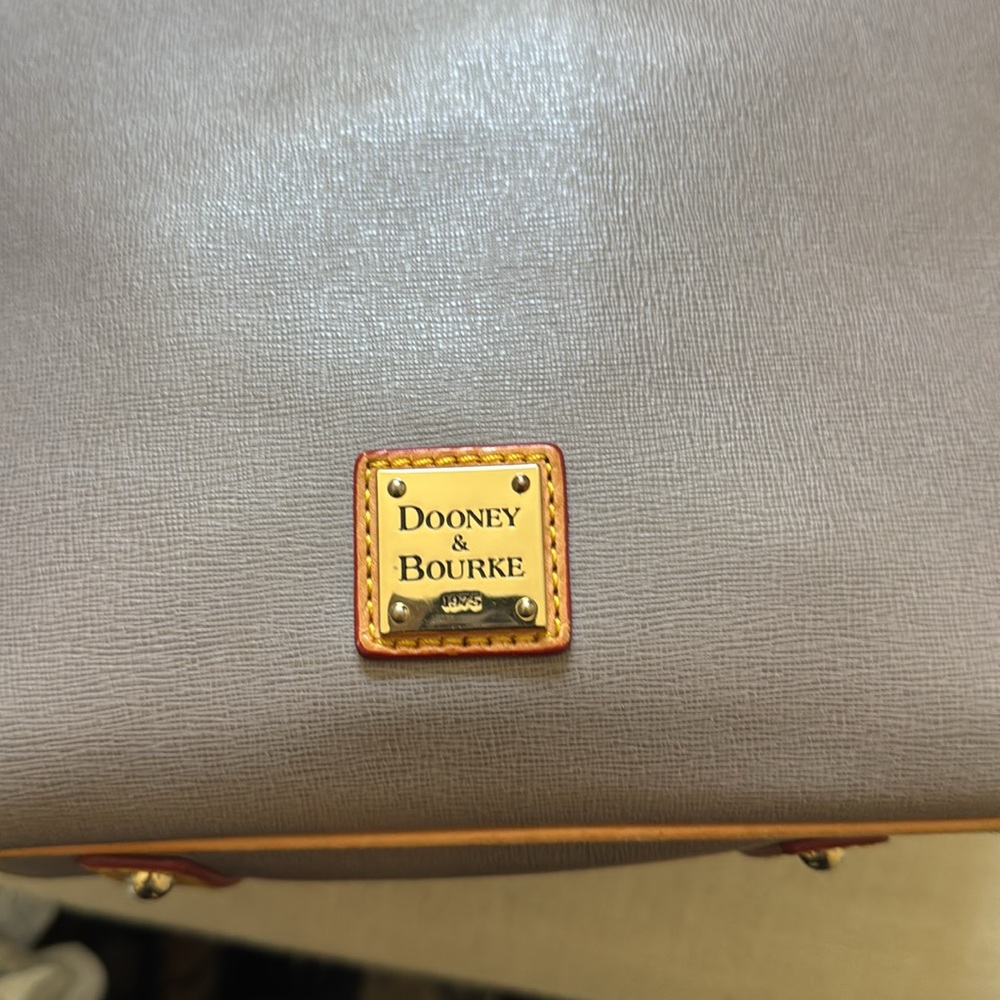 DOONEY & BURKE HANDBAG - Picture 10 of 10